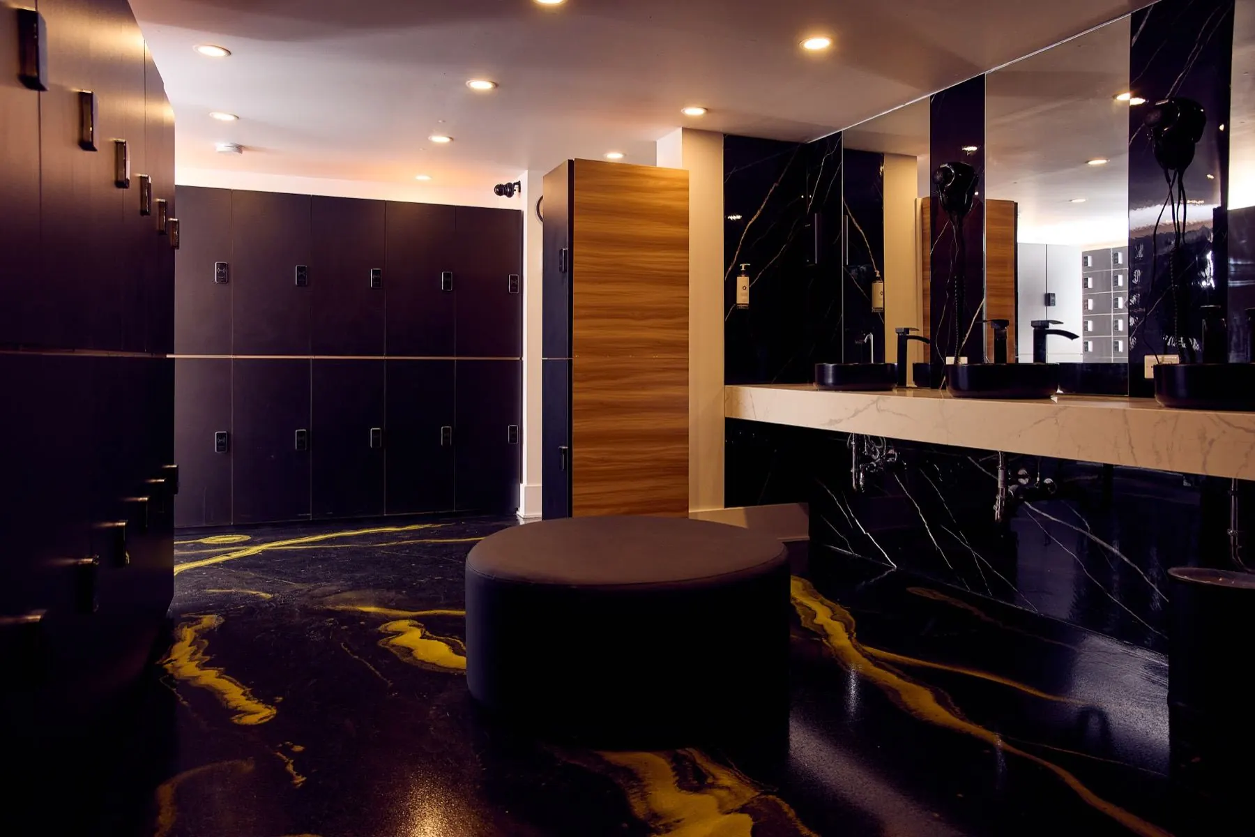 Capsule Hôtel Saint-Laurent — vue intérieure 4